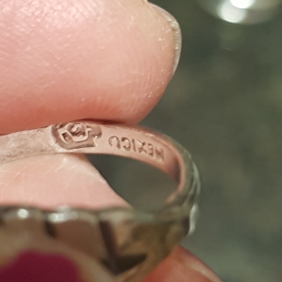 Vtg. Sterling Silver  Leaf Motiff  Ring - Picture 4 of 5